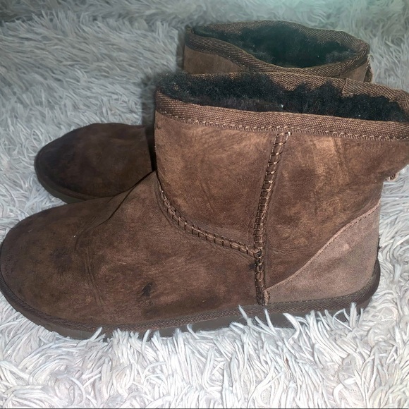 Uggs - Picture 3 of 4